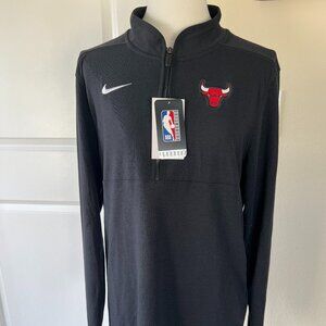 Nike men's small Chicago Bulls basketball shirt long sleeves, dry-fit. NBA NWT
